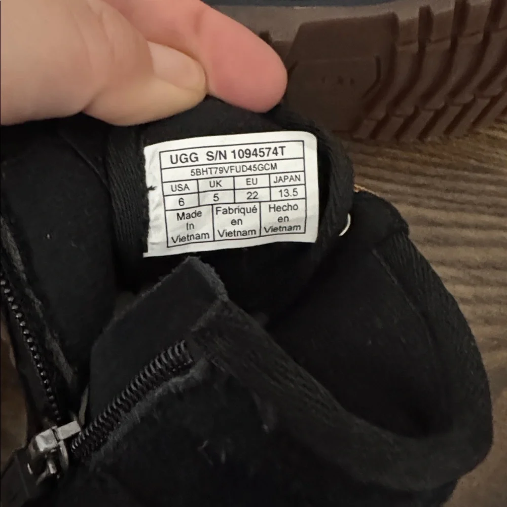 UGG Boys Black Boots Size 6